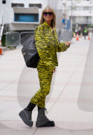 PEOPLE - Heidi Klum in einem knalligen Print-Outfit auf dem Weg zu America's Got Talent in Pasadena