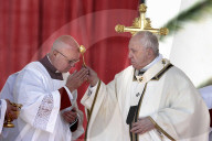 NEWS - Papst Franziskus zelebriert Ostermesse