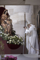 NEWS - Papst Franziskus zelebriert Ostermesse