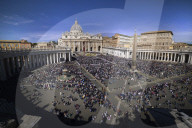 NEWS - Papst Franziskus zelebriert Ostermesse