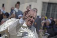 NEWS - Papst Franziskus zelebriert Ostermesse