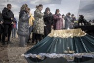 NEWS - Ukraine-Krieg: Begräbnis für Opfer des russischen Angriffs in Borodjanka