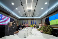 NEWS - Ukraine-Krieg:  Der US-Verteidigungsminister und der US-Aussenminister besuchen den ukrainischen Präsidenten Zelenskyy in Kiew