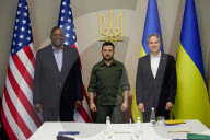 NEWS - Ukraine-Krieg:  Der US-Verteidigungsminister und der US-Aussenminister besuchen den ukrainischen Präsidenten Zelenskyy in Kiew