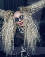 PEOPLE -  Madonnas neueste Posts in den sozialen Medien