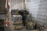 Fortress Zaporizhzhia prepares to fight as war closes in
