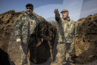 Fortress Zaporizhzhia prepares to fight as war closes in