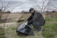 Russia using cluster bombs to kill Ukrainian civilians, analysis suggests