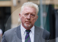 PEOPLE - Verurteilung von Boris Becker: Mit ernster Miene am Freitag vor dem Gerichtsgebäude