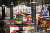 FEATURE - Buntes Treffen der Kanalboote in West London