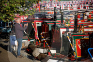 FEATURE - Buntes Treffen der Kanalboote in West London