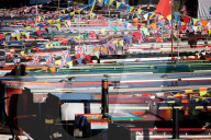 FEATURE - Buntes Treffen der Kanalboote in West London