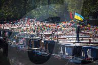 FEATURE - Buntes Treffen der Kanalboote in West London
