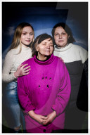 NEWS - Ukraine-Krieg: Porträts von Frauen und Kindern, die aus der Ukraine geflohen sind
