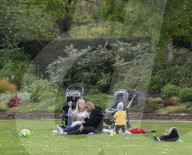 Regentís Park, Queen Martyís Garden, London, Great Britain 
2nd May 2022 

Bank Holiday Monday 2nd may 2022 - people enjoy the warm weather at Regentís Park, in London.