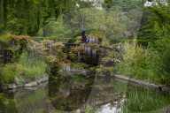 Regent’s Park, Queen Marty’s Garden, London, Great Britain 
2nd May 2022 

Bank Holiday Monday 2nd may 2022 - people enjoy the warm weather at Regent’s Park, in London.