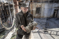 NEWS - Ukraine-Krieg: Bewohner leben immer noch in Wohnungen am Rande von Charkiw