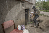 NEWS - Ukraine-Krieg: Bewohner leben immer noch in Wohnungen am Rande von Charkiw