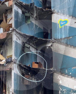 NEWS - Ukraine-Krieg: Helfer retten Katze aus 7. Stock eines ausgebombten Gebäudes in Kiew