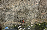 NEWS - Indien: Der Fluss Yamuna in Delhi ist ausgetrocknet