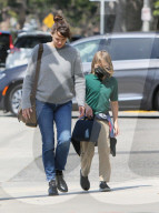 PREMIUM EXCLUSIVE Jennifer Garner Looks Ecstastic Amid Rumors Of Engagement 