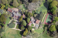 PEOPLE - Adele gibt Pläne für Londoner "Mega-Villa" auf