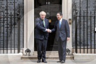 PM Johnson Greets PM Kishida of Japan