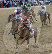 SPORT - Rich Strike, geritten von Sonny Leon, gewinnt das Kentucky Derby in Churchill Downs in Louisville