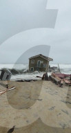 FEATURE - Sturm weht Stelzenhaus an der Cape Hatteras National Seashore in North Carolina um