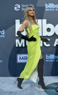 PEOPLE - Heidi Klum in Gelb an den  Billboard Music Awards 