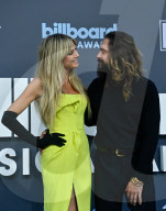 PEOPLE - Heidi Klum in Gelb an den  Billboard Music Awards 