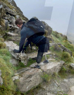 FEATURE - Afghanistan-Vetran Liam King aus Ipswitch bezwingt mit seinen Beinprothese den Mount Snowdon