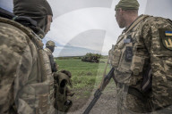 NEWS - Ukraine-Krieg:  Ein von den ukrainischen Streitkräften zerstörter russischer Panzer in Wilhivka, Ukraine