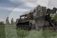 NEWS - Ukraine-Krieg:  Ein von den ukrainischen Streitkräften zerstörter russischer Panzer in Wilhivka, Ukraine