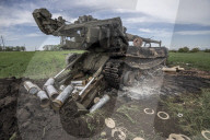 NEWS - Ukraine-Krieg:  Ein von den ukrainischen Streitkräften zerstörter russischer Panzer in Wilhivka, Ukraine
