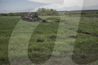 NEWS - Ukraine-Krieg:  Ein von den ukrainischen Streitkräften zerstörter russischer Panzer in Wilhivka, Ukraine