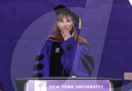 PEOPLE - Taylor Swift erhält den Ehrendoktortitel der schönen Künste in NYC