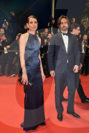 ROYALS - Charlotte Casiraghi und ihr Ehemann Dimitri Rassam an Filmpremiere in Cannes