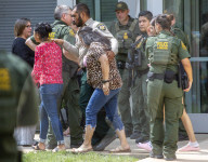 NEWS - USA: Schuetze toetet 19 Kinder in texanischer Primarschule in Uvalde