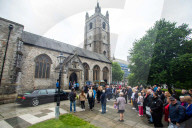 NEWS -  Trauer um ermordeten Teenager: Beerdigung von Bobbi-Anne McLeod in Plymouth