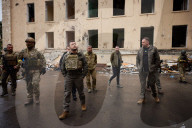NEWS - Ukraine-Krieg: Der ukrainische Präsident Zelenskyy reist an die Front in der Region Charkiw
