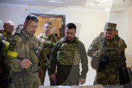 NEWS - Ukraine-Krieg: Der ukrainische Präsident Zelenskyy reist an die Front in der Region Charkiw