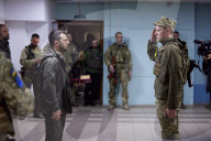 NEWS - Ukraine-Krieg: Der ukrainische Präsident Zelenskyy reist an die Front in der Region Charkiw
