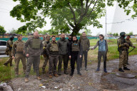 NEWS - Ukraine-Krieg: Der ukrainische Präsident Zelenskyy reist an die Front in der Region Charkiw