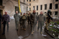 NEWS - Ukraine-Krieg: Der ukrainische Präsident Zelenskyy reist an die Front in der Region Charkiw