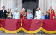 ROYALS - Platinum Jubilee: Die Royals auf dem Balkon