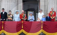ROYALS - Platinum Jubilee: Die Royals bei der Parade auf dem Balkon