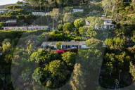 PEOPLE - Emma Stone, die für ihre Rolle in "La La Land" bekannt ist, bietet ihr Haus in Malibu für 4,29 Millionen Dollar an