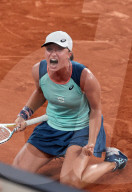 TENNIS - Roland Garros 2022: Die Polin Iga Swiatek feiert ihren Sieg gegen die US-Amerikanerin Coco Gauff
