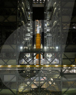 NEWS - Die NASA bringt die SLS-Rakete zu ihrem Startkomplex im Kennedy Space Center